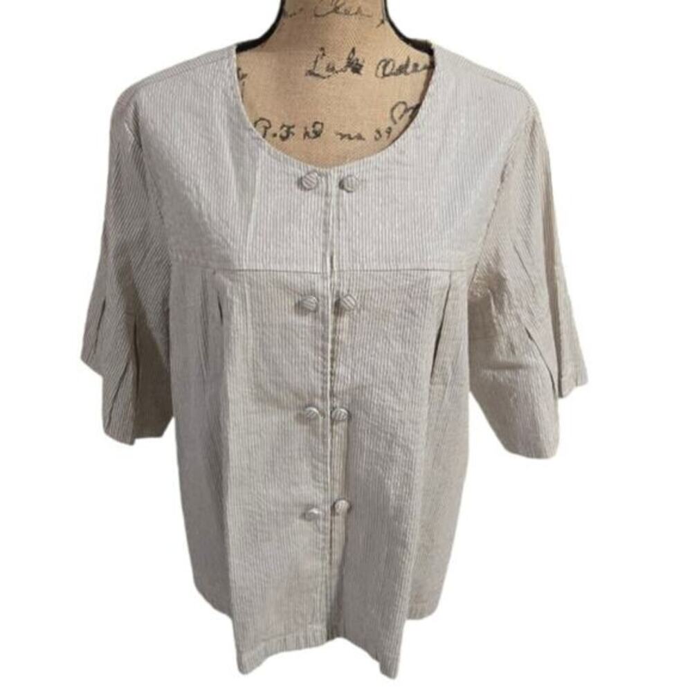 Live A Little LAL Tan and White Pleated Cropped Jacket Plus‎ Size 1X